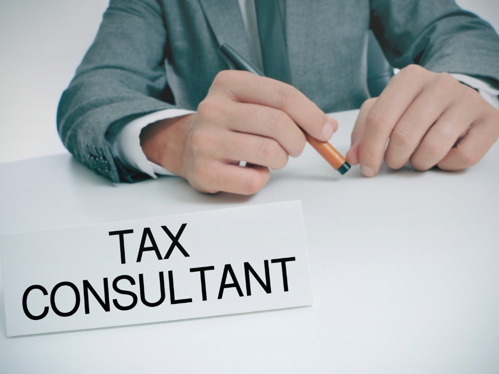 tax consultant